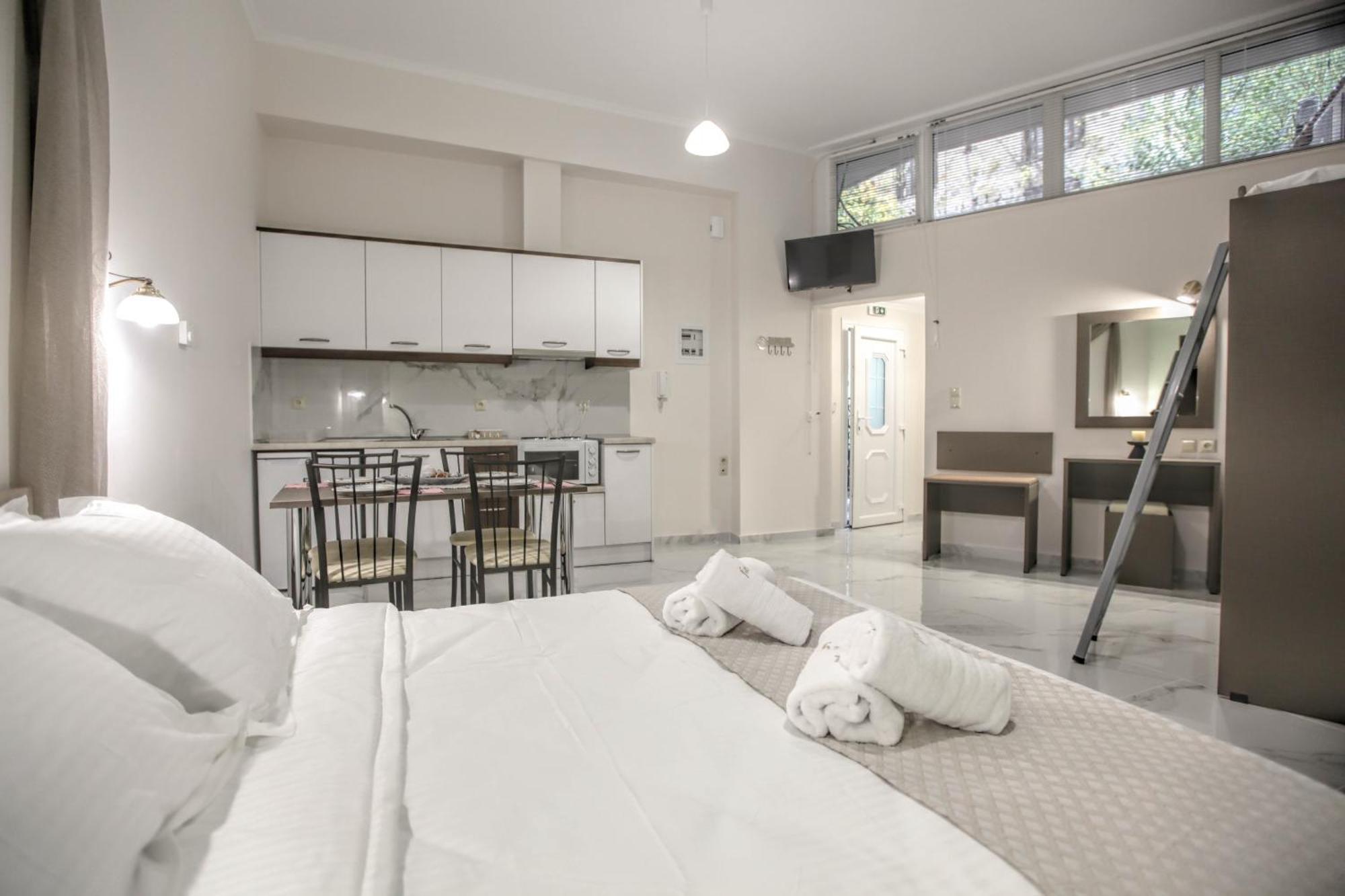 Del Sol #2 Meteora Luxurious Family Suites Kalambaka Zewnętrze zdjęcie